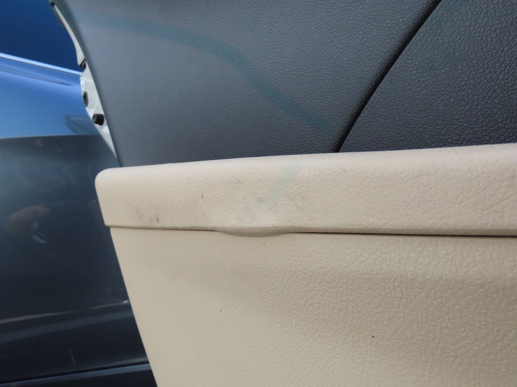 2013 Toyota Camry LE 31