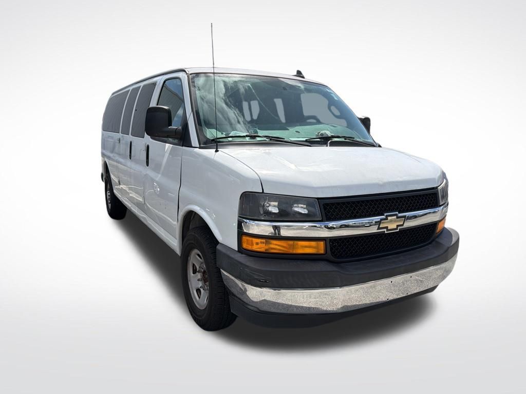 2018 Chevrolet Express 3500 LT Extended's photo