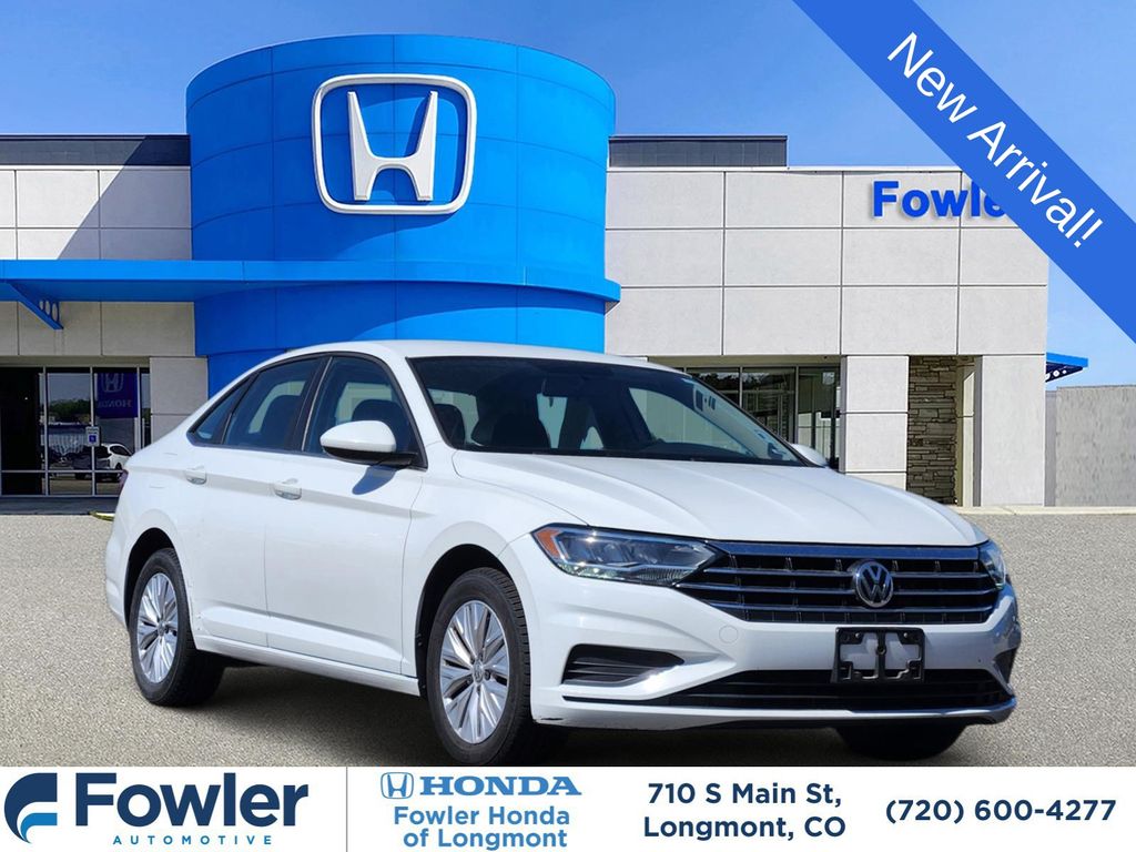 White 2019 Volkswagen Jetta Sedan Front-Wheel Drive 8-Speed Automatic