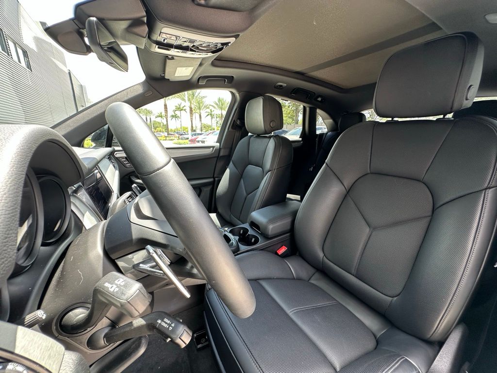 2025 Porsche Macan  5