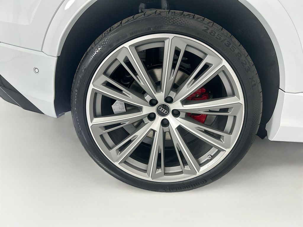 Thumbnail: 2026 Audi Q8 - 32