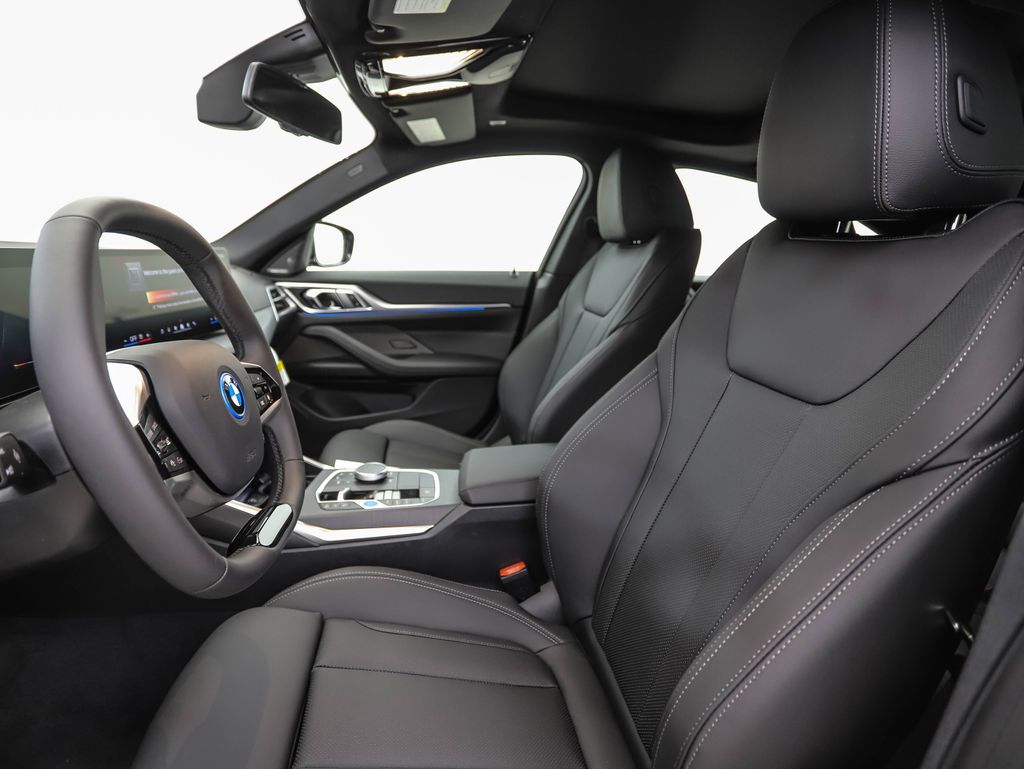 Thumbnail: 2026 BMW i4 - 11