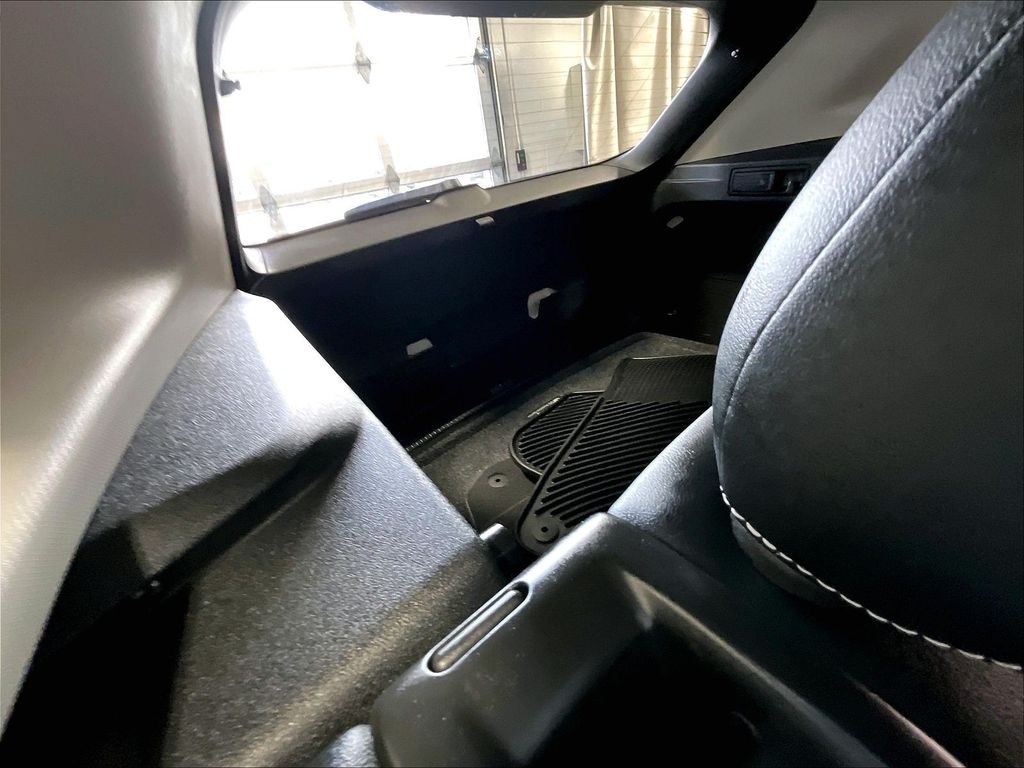 2025 Volkswagen Tiguan — photo 17