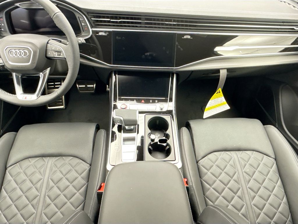 Thumbnail: 2026 Audi SQ7 - 13