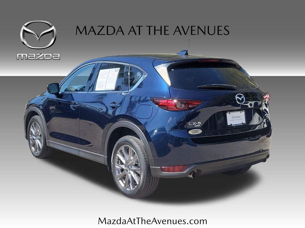 View vehicle photo 5