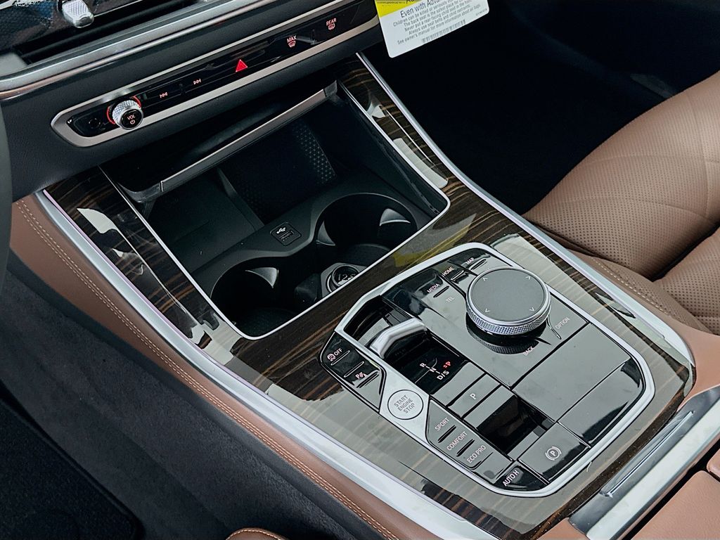 Thumbnail: 2026 BMW X5 - 15