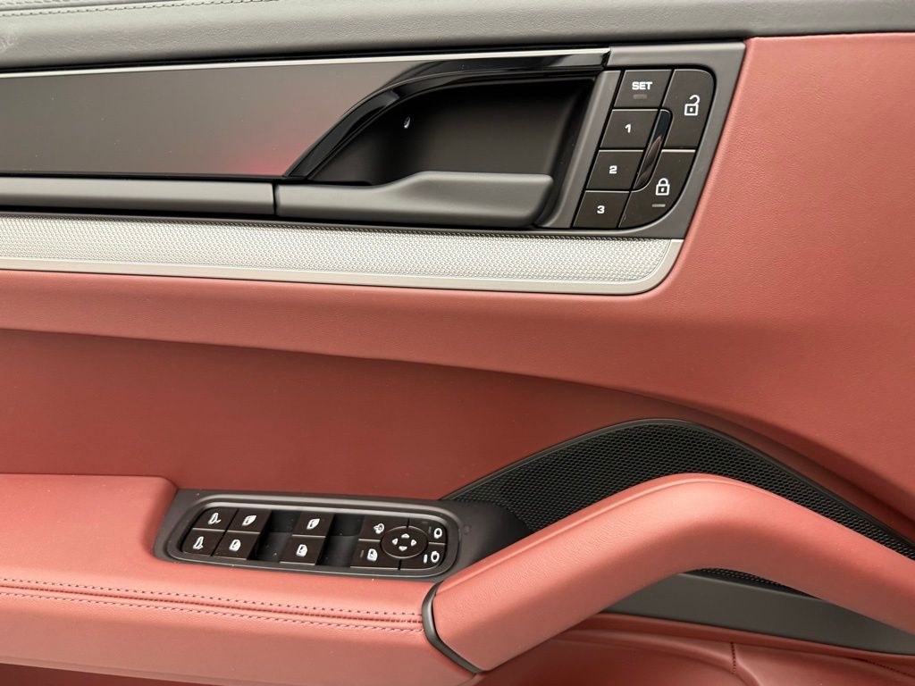 Thumbnail: 2026 Porsche Cayenne - 20