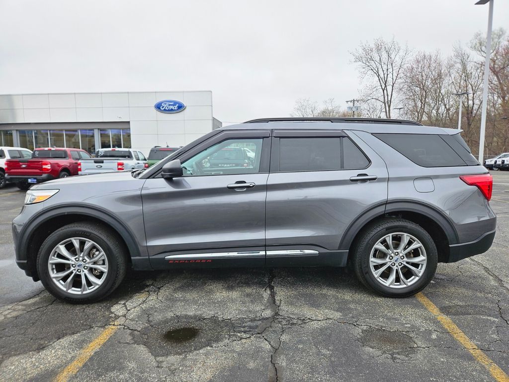 View vehicle photo 3