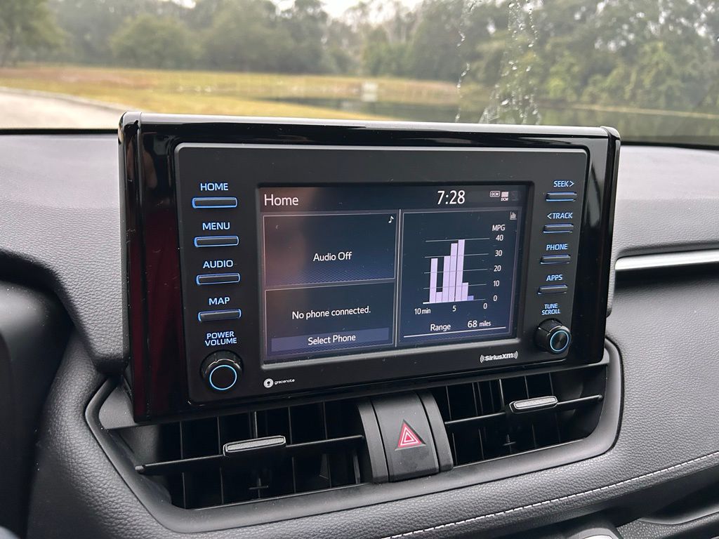 Thumbnail: 2022 Toyota RAV4 - 23