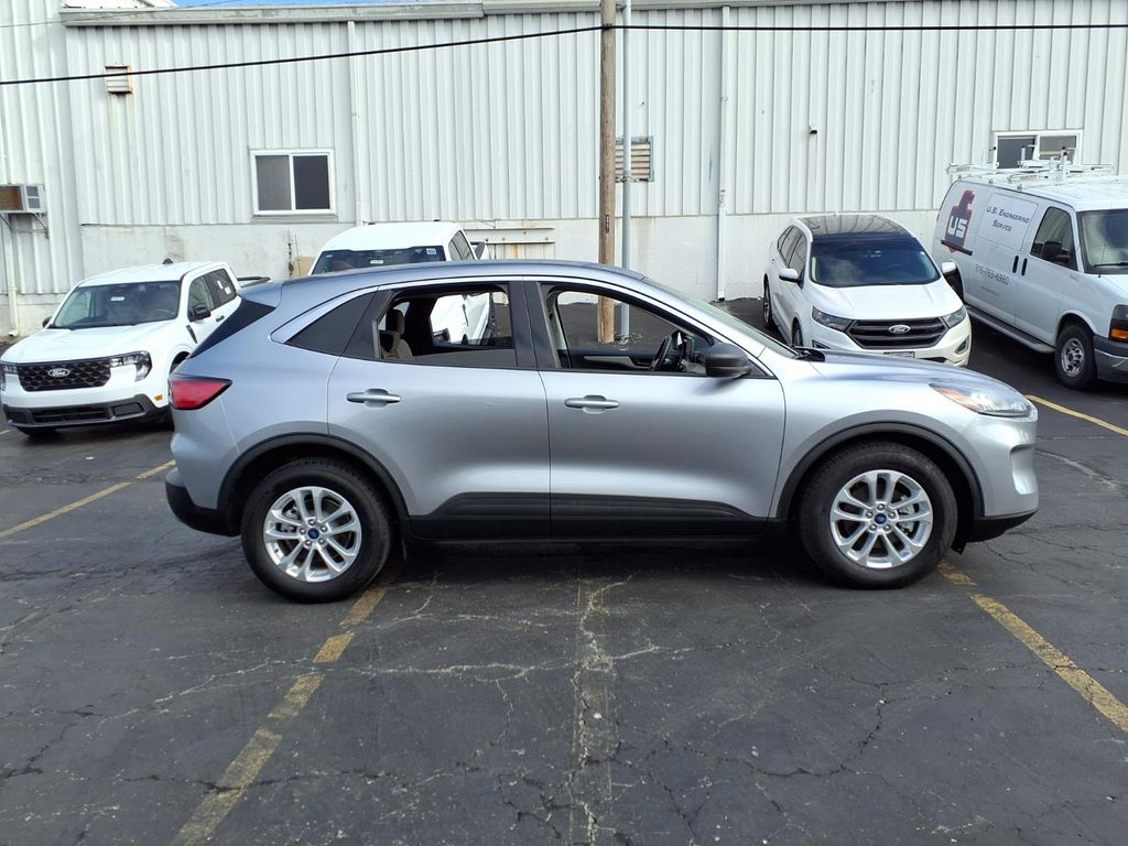 Certified 2022 Ford Escape SE with VIN 1FMCU0BZ7NUA31755 for sale in Kansas City