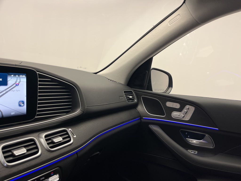 Thumbnail: 2026 Mercedes-Benz GLE - 22