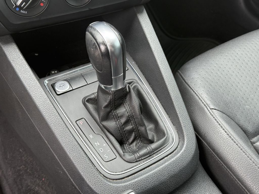 2017 Volkswagen Jetta 1.4T SE Black at Autostrade