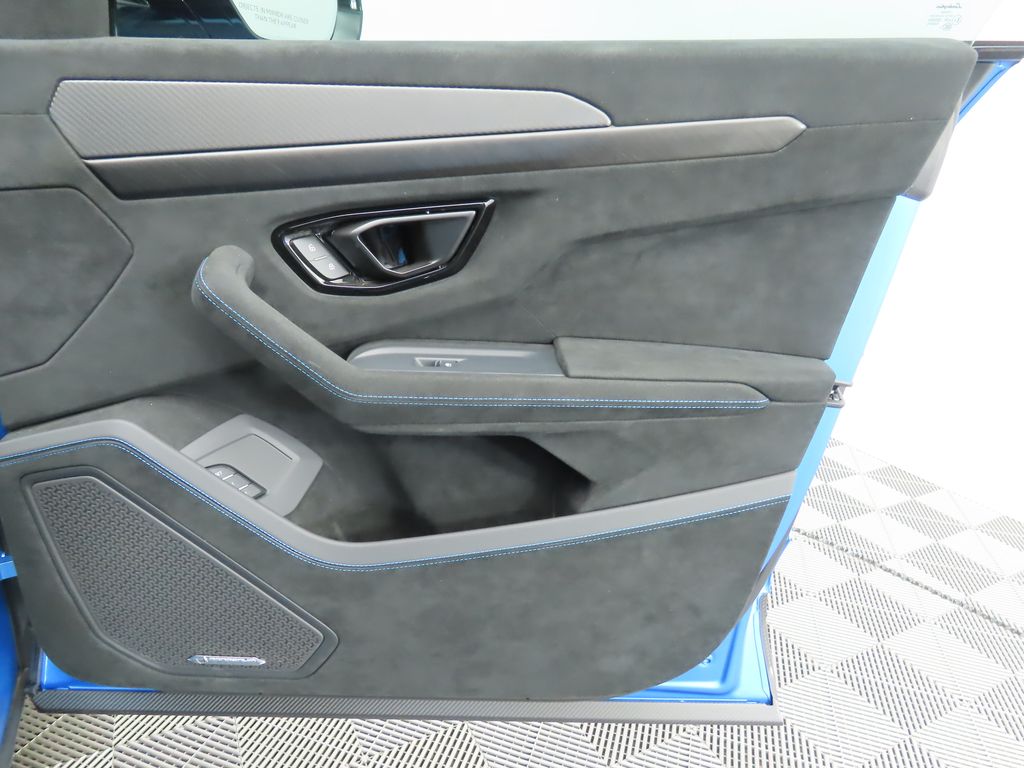 Thumbnail: 2024 Lamborghini Urus - 25
