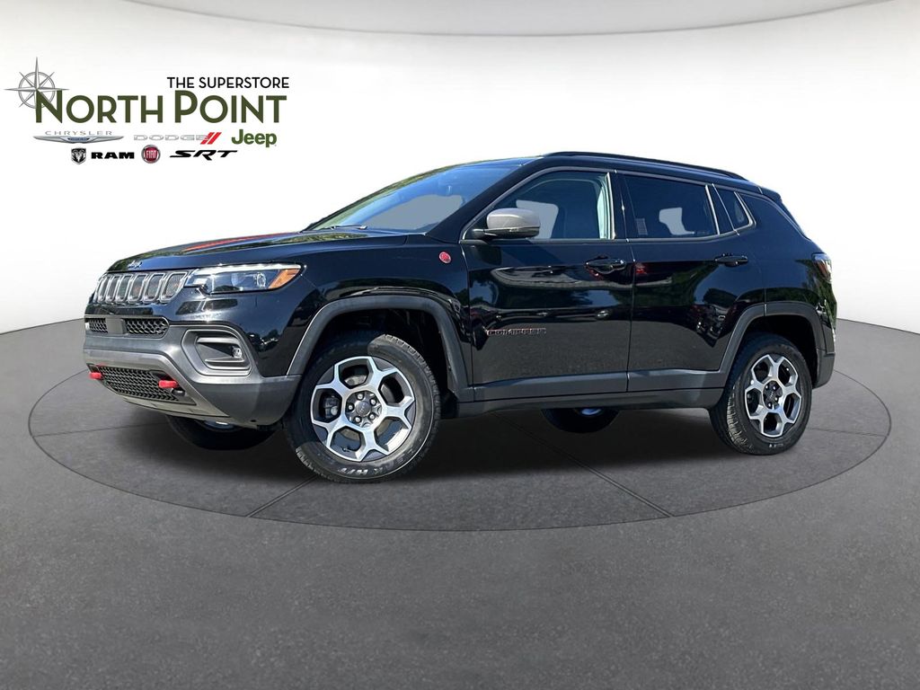 Diamond Black Crystal Pearlcoat 2022 Jeep Compass Trailhawk 4WD SUV / Crossover Four-Wheel Drive 9-Speed Automatic