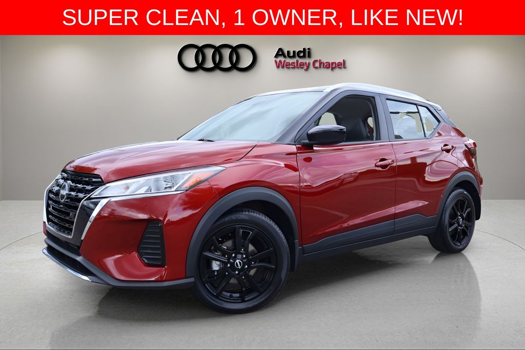 Red (Scarlet Ember Tintcoat/Super Black) 2022 Nissan Kicks SV FWD SUV / Crossover Front-Wheel Drive Continuously Variable Transmission