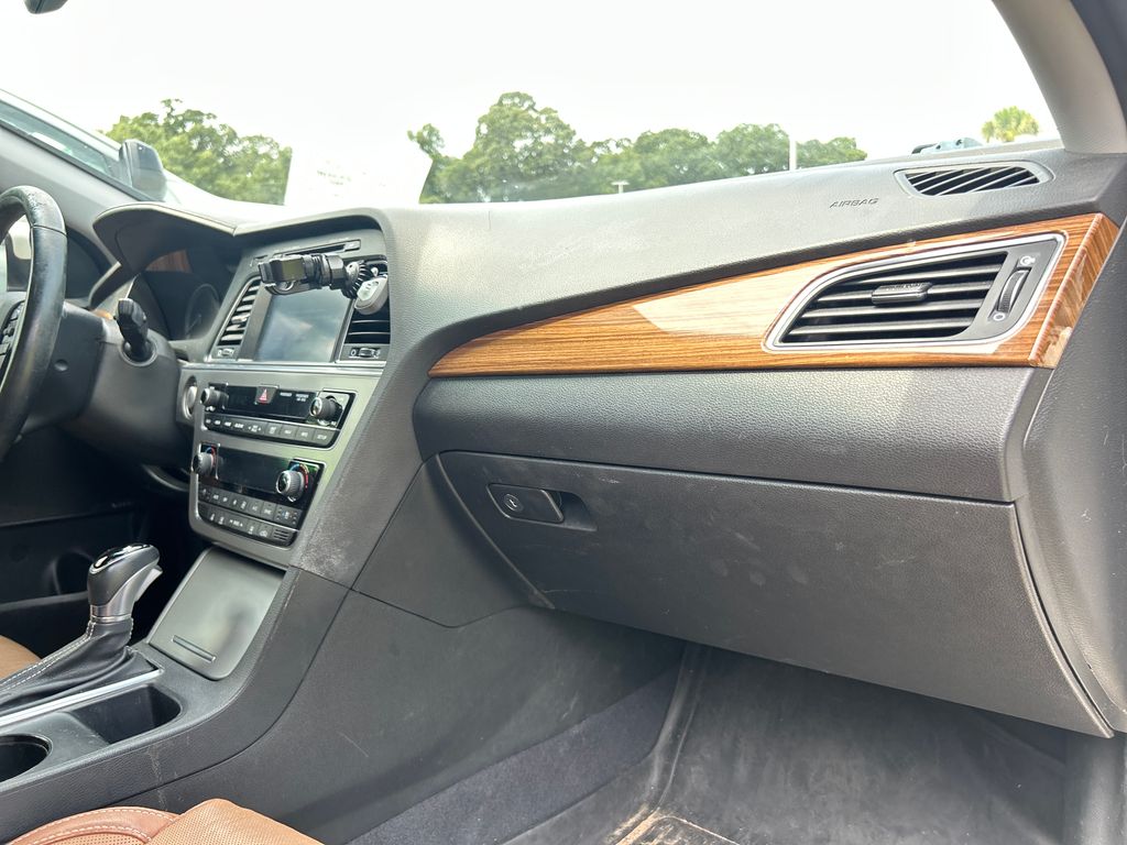 Used 2015 White Hyundai Limited image 13