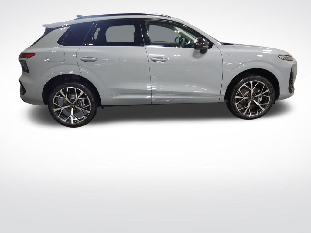 Thumbnail: 2026 Audi Q3 - 6