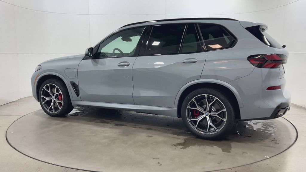 Thumbnail: 2026 BMW X5 - 6