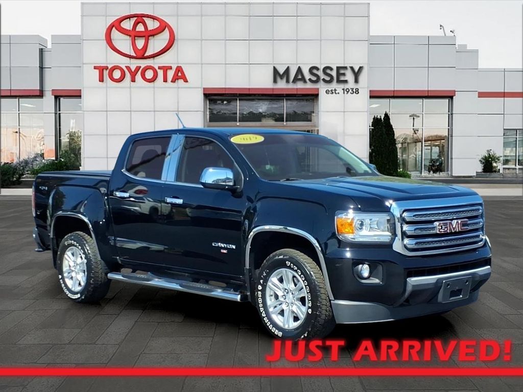 Onyx Black 2019 GMC Canyon SLE Crew Cab 4WD Pickup Truck Four-Wheel Drive 8-Speed Automatic