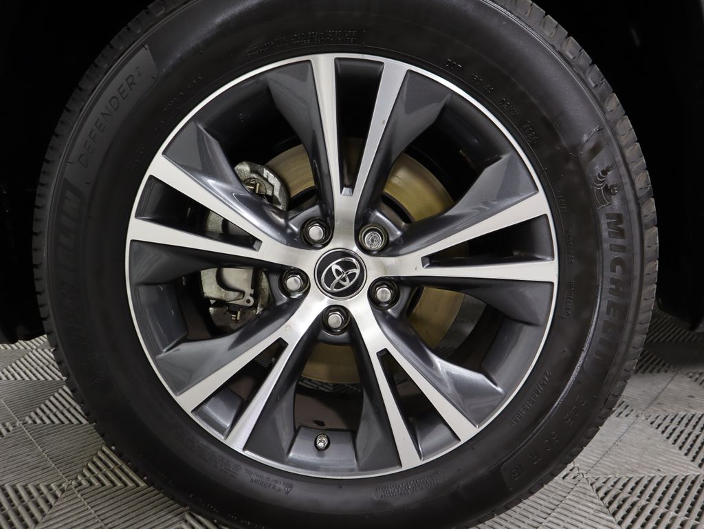Thumbnail: 2016 Toyota Highlander - 31