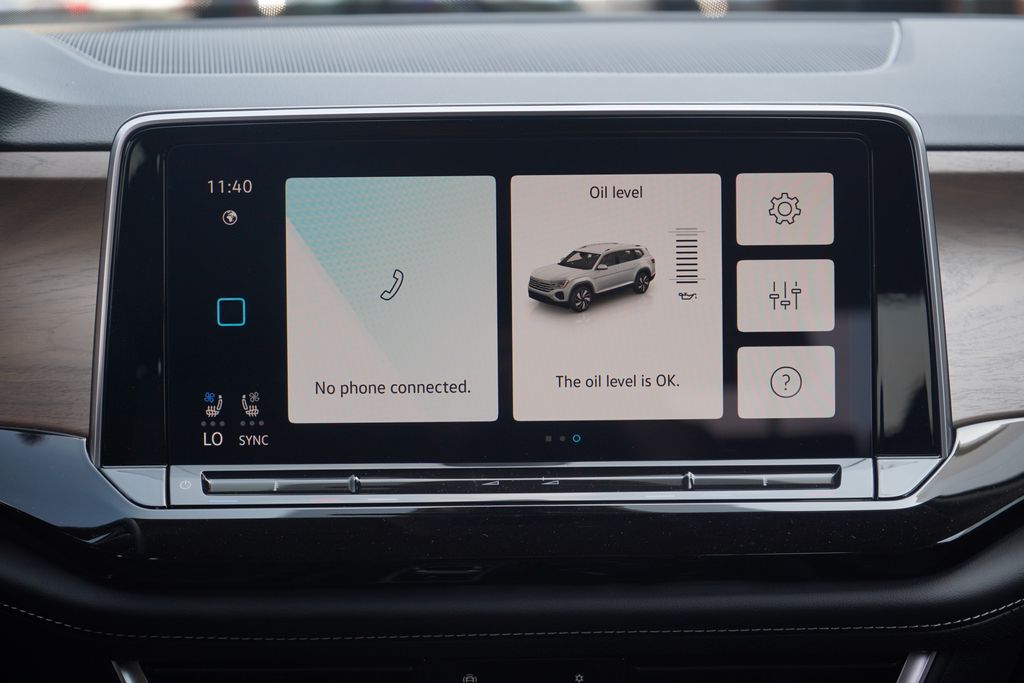 2025 Volkswagen Atlas SE 11