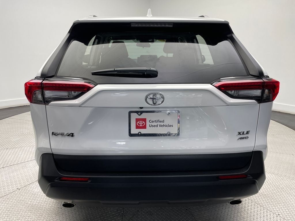 2022 Toyota RAV4 XLE 6