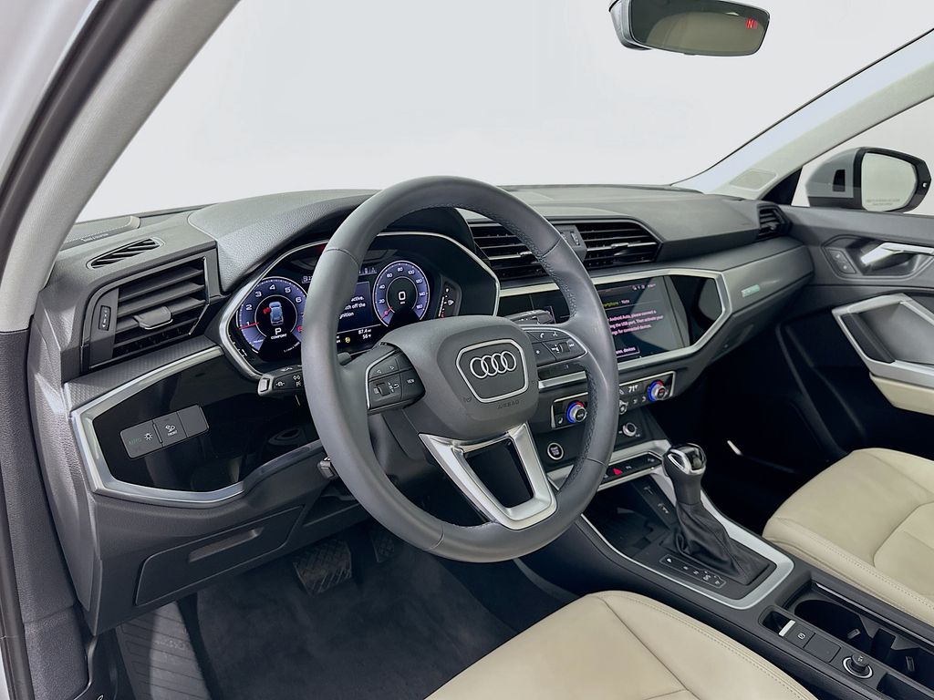 Thumbnail: 2021 Audi Q3 - 9