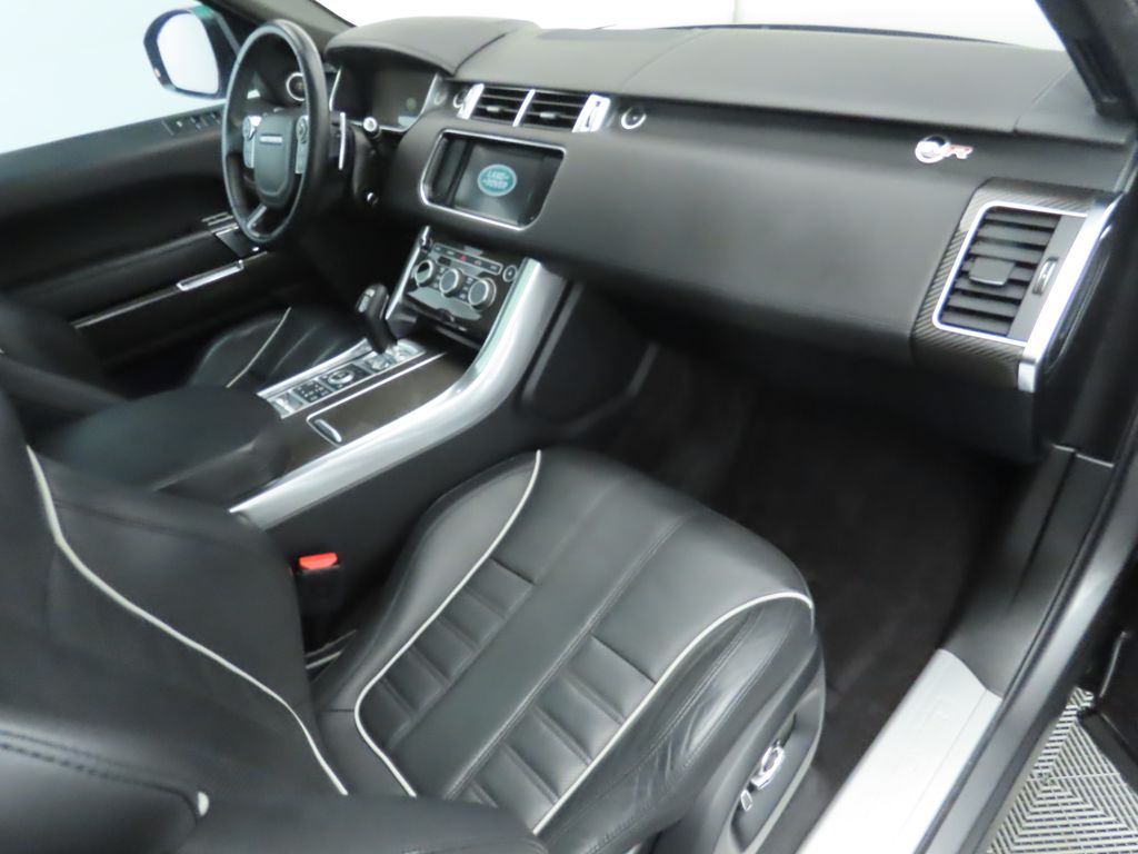 Thumbnail: 2016 Land Rover Range Rover Sport - 18