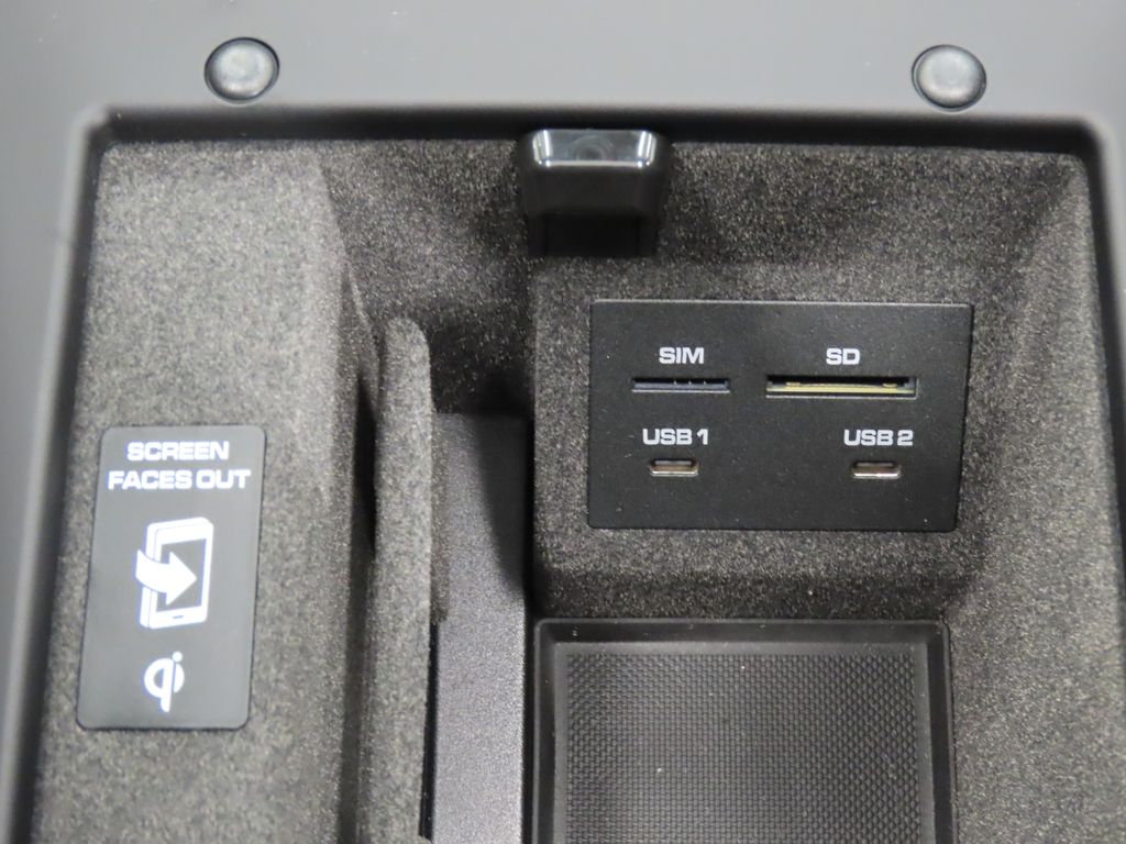 Thumbnail: 2026 Porsche Macan - 30