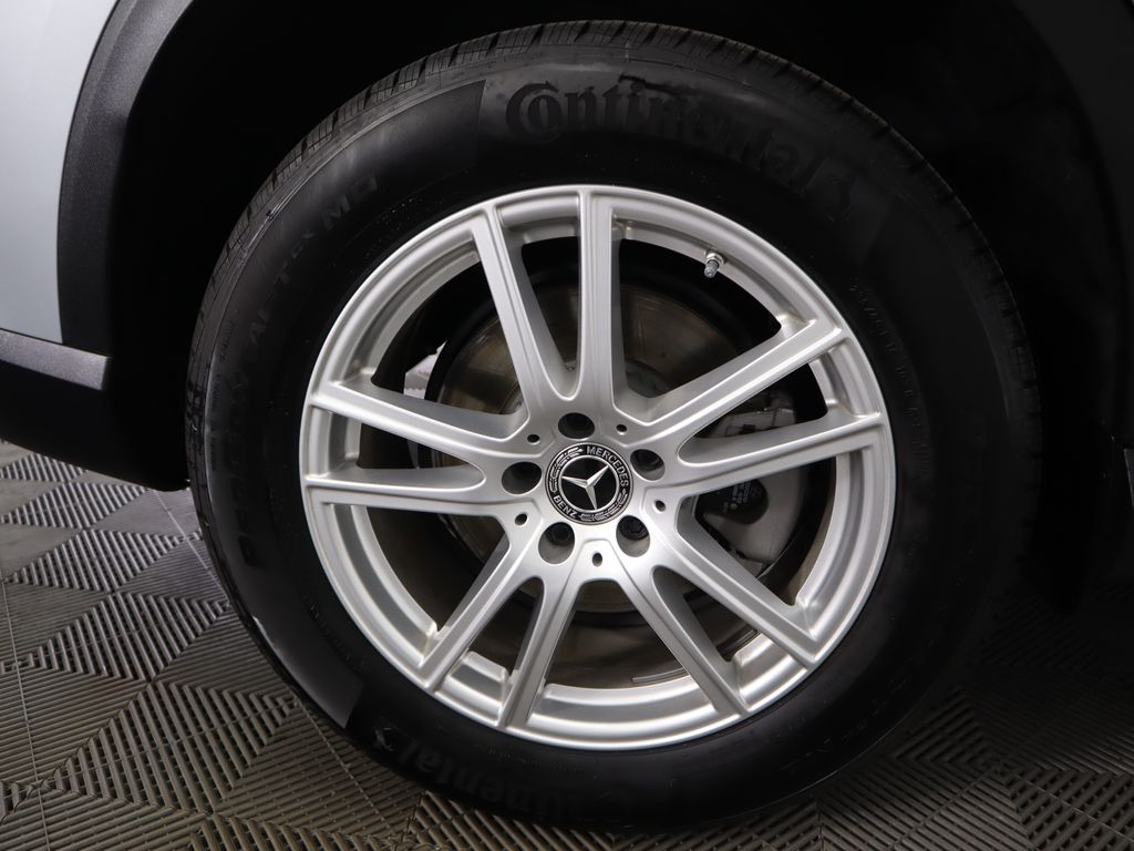 Thumbnail: 2025 Mercedes-Benz GLC - 32