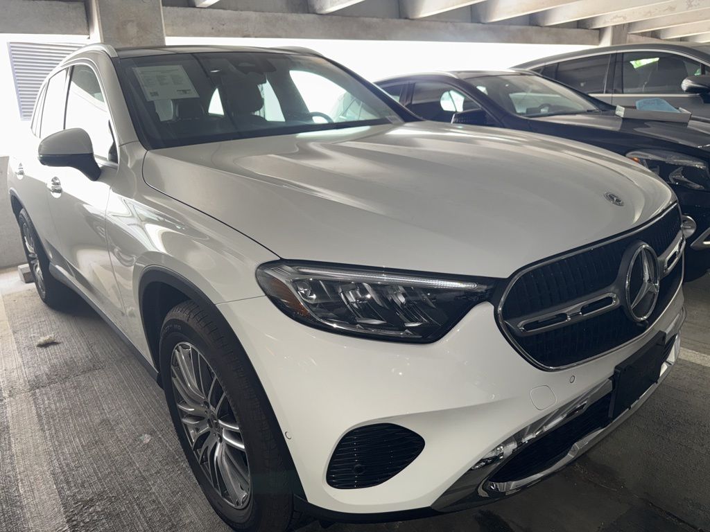 Thumbnail: 2025 Mercedes-Benz GLC - 2