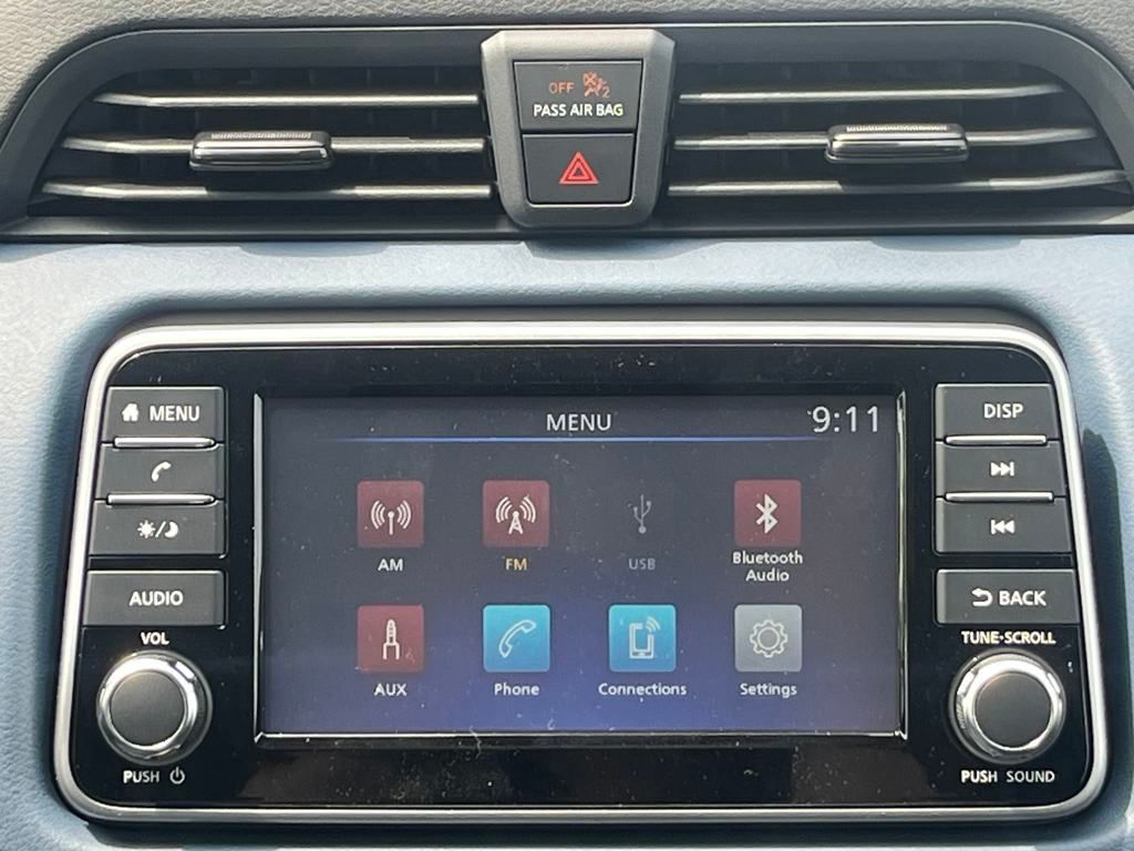 2025 Nissan Versa 1.6 SV photo
