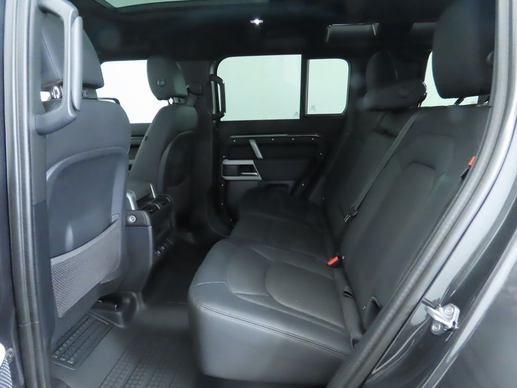 2024 Land Rover Defender 110 22
