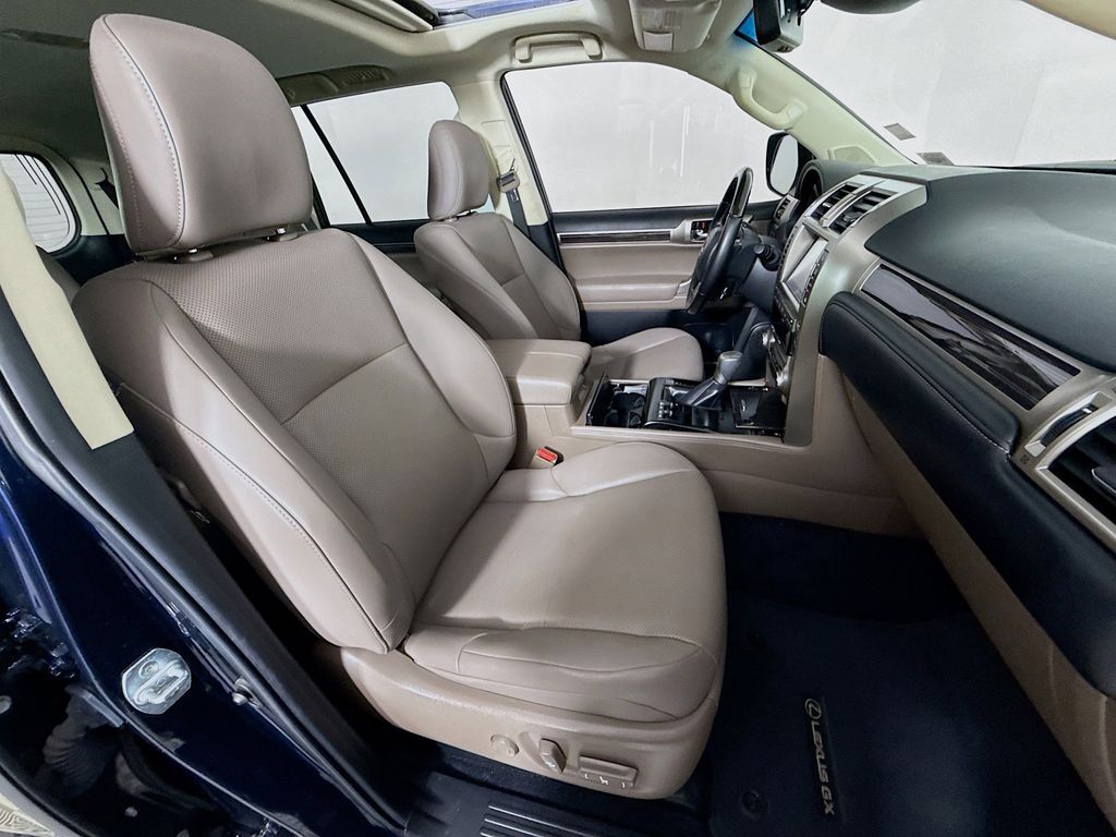 Thumbnail: 2021 Lexus GX - 29