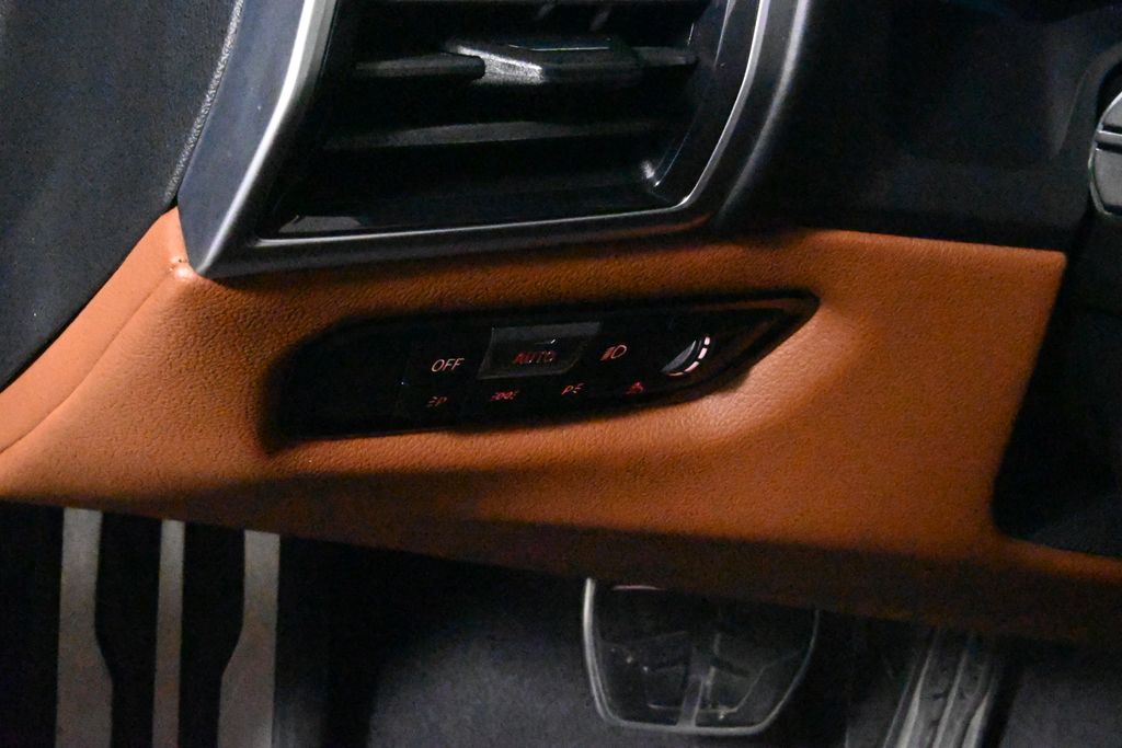 Thumbnail: 2022 BMW 8 Series - 27