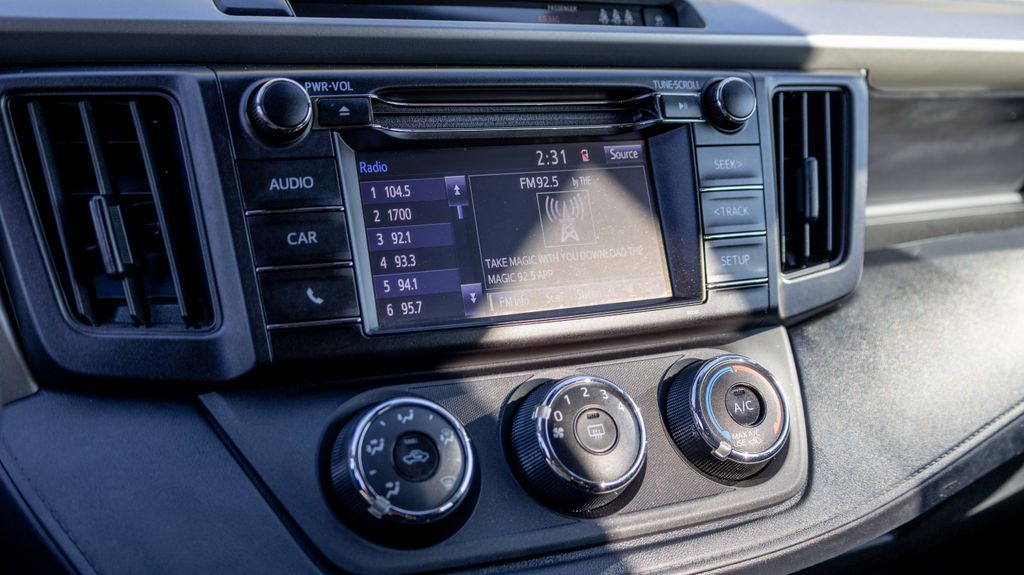 Used 2018 Toyota RAV4 LE 4D Sport Utility