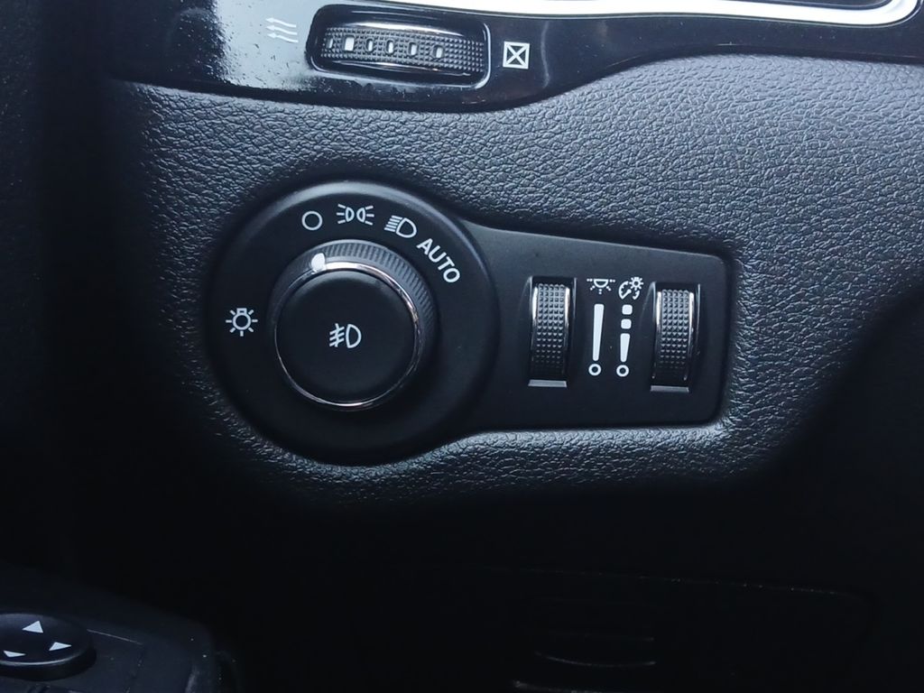 Used Car 2019 Jeep Cherokee  Latitude Plus For Sale Under $12,000 In Austin, Texas