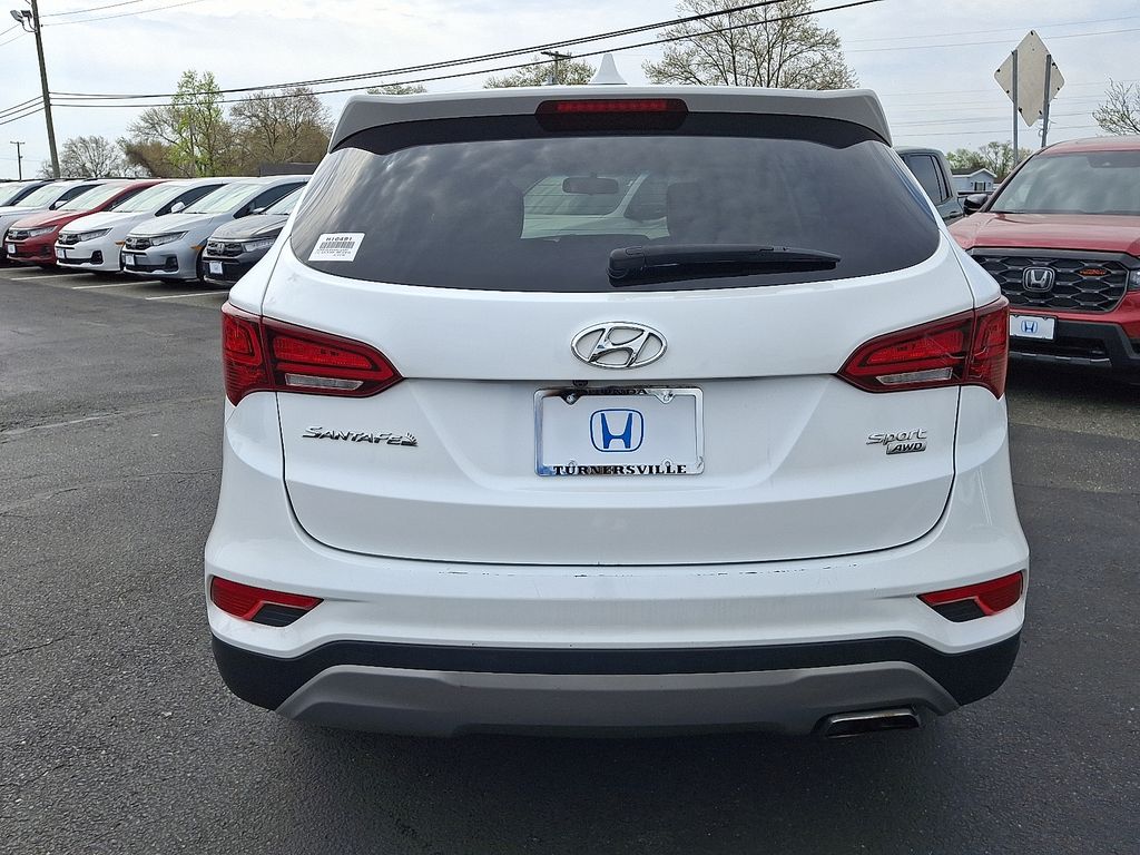 Thumbnail: 2017 Hyundai Santa Fe - 5