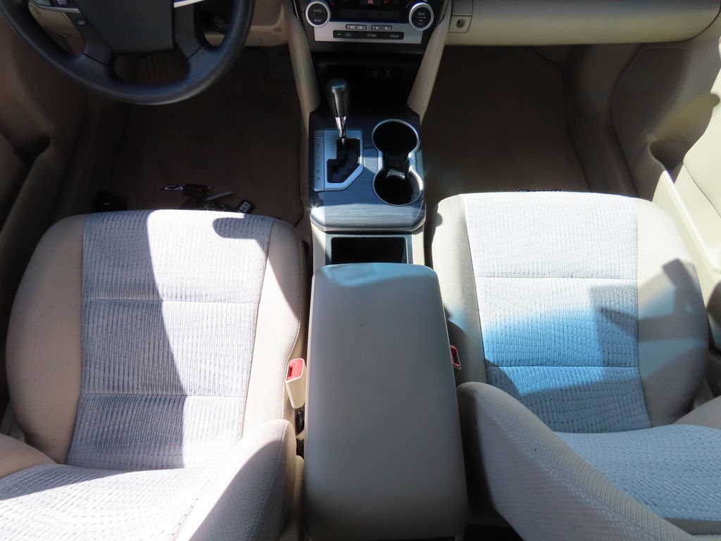 2013 Toyota Camry LE 8