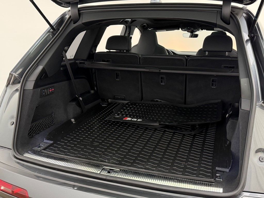 Thumbnail: 2021 Audi SQ7 - 31