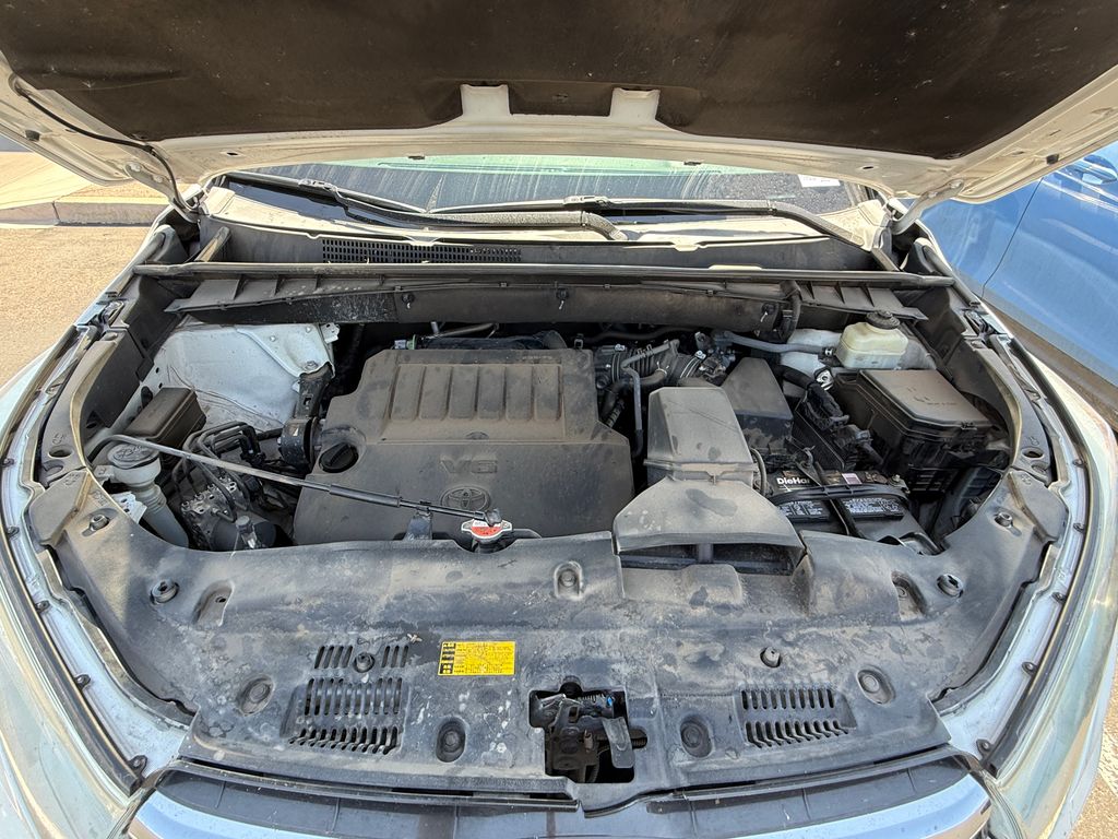 Thumbnail: 2016 Toyota Highlander - 13