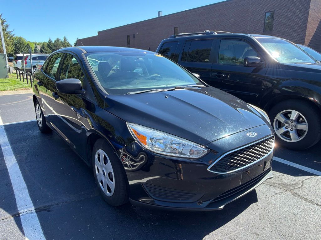 Thumbnail: 2017 Ford Focus - 4
