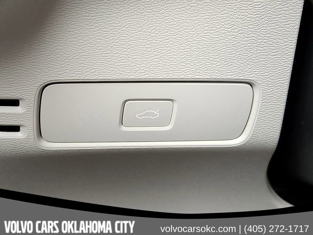 2026 Volvo XC40 Plus - Photo 22