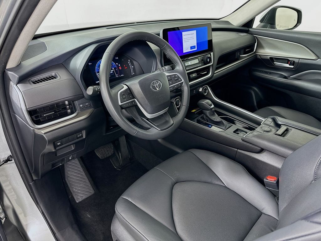 Thumbnail: 2025 Toyota Grand Highlander - 9