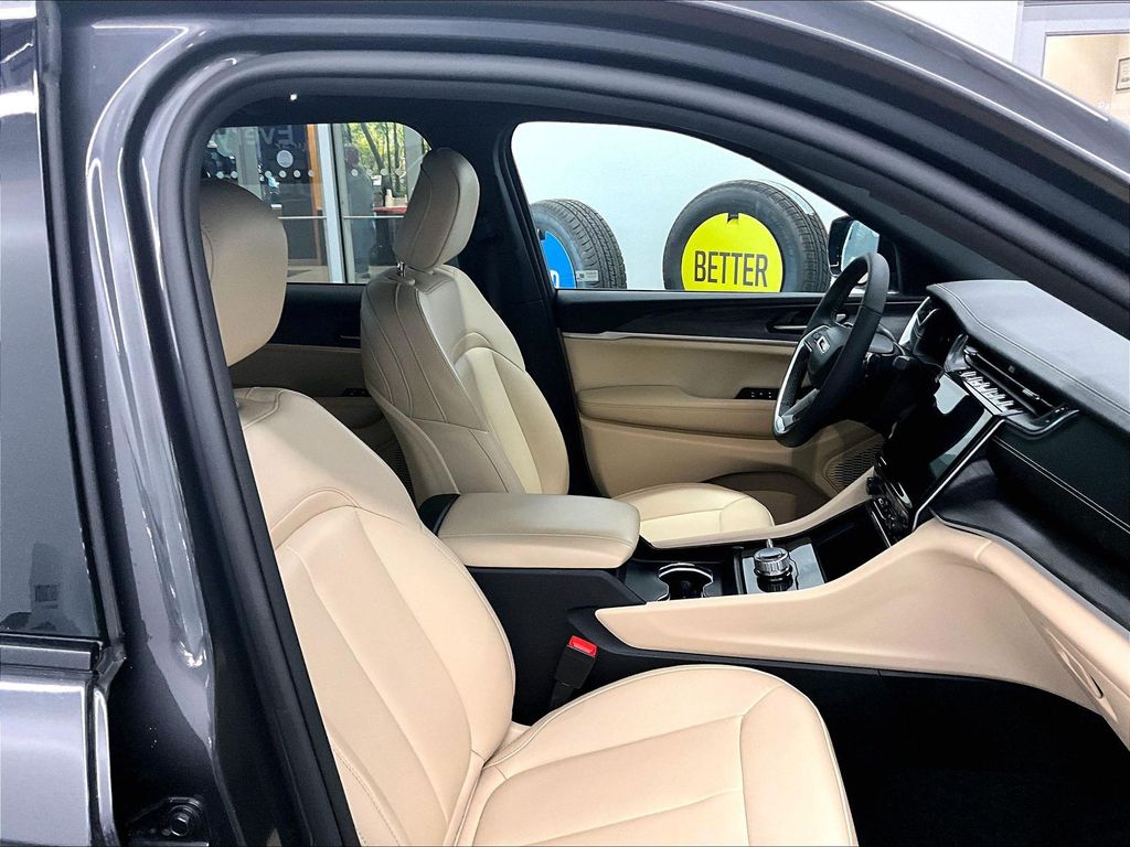 2024 Jeep Grand Cherokee — photo 11