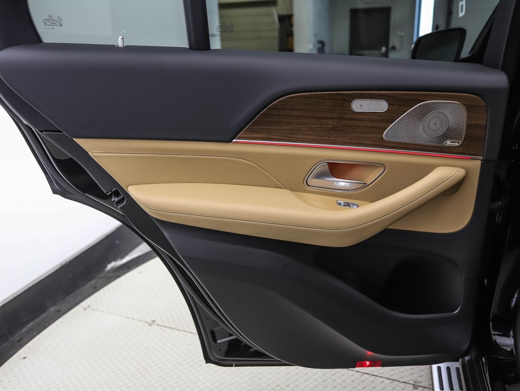 Thumbnail: 2026 Mercedes-Benz GLE - 19