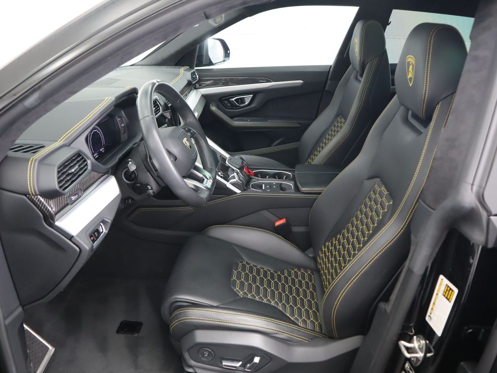 Thumbnail: 2020 Lamborghini Urus - 20