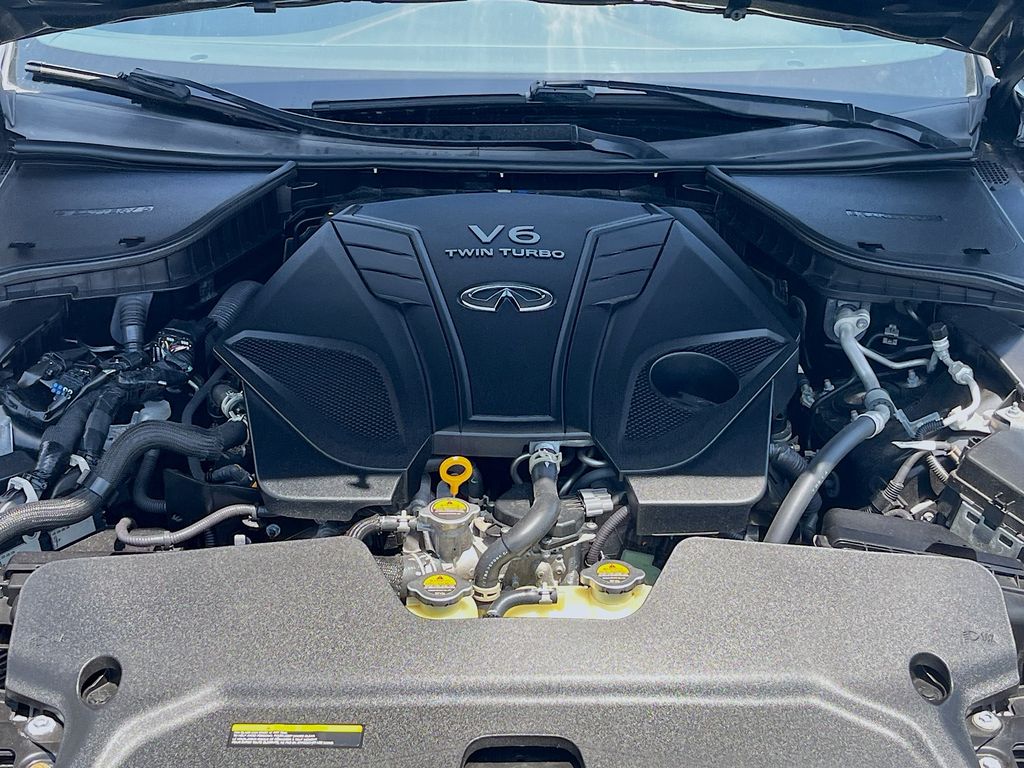 Used 2022 Black INFINITI Red Sport 400 image 31