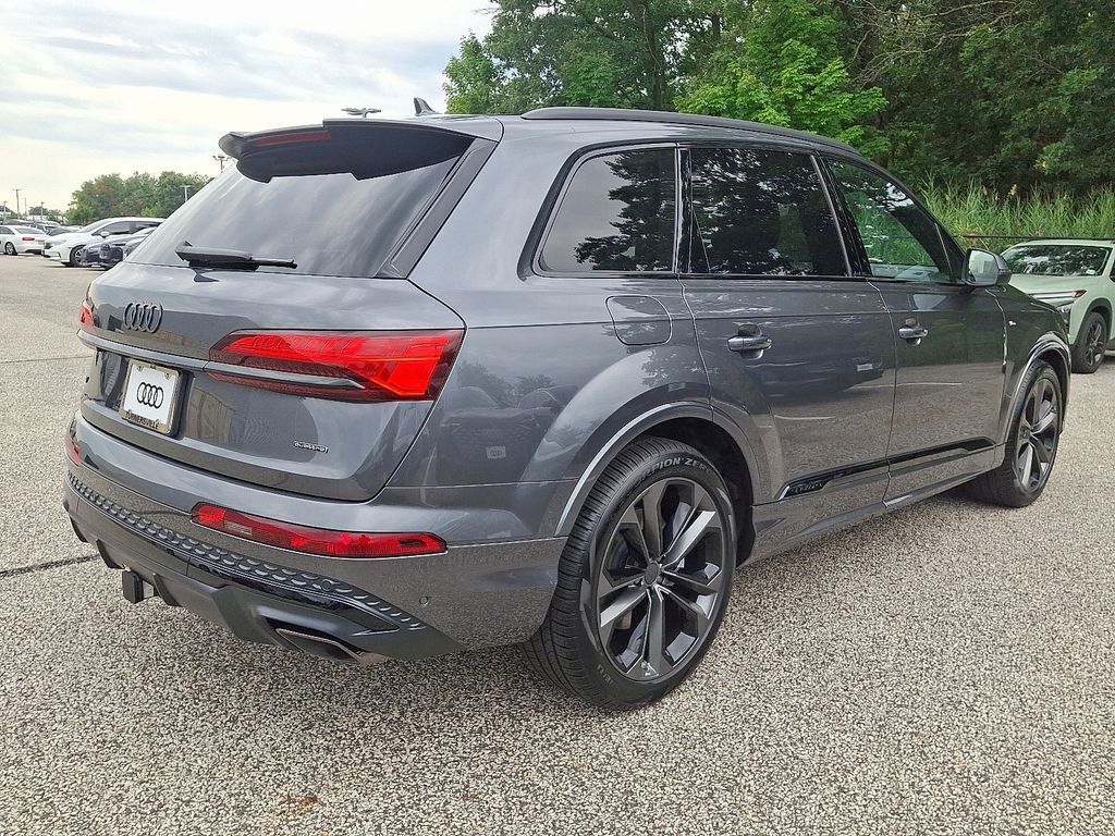 Thumbnail: 2026 Audi Q7 - 4
