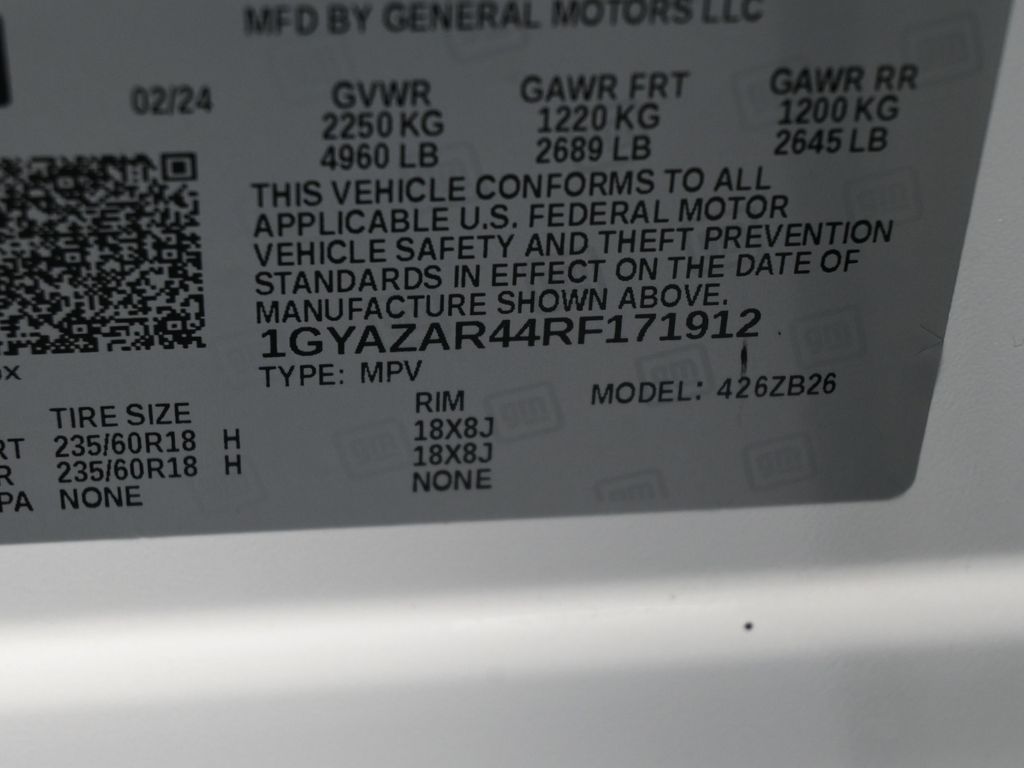 Used 2024 Crystal White Tricoat Cadillac Luxury image 17